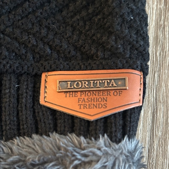 Legendary Whitetails Black and Gray Knit Gloves Set - Picture 2 of 8